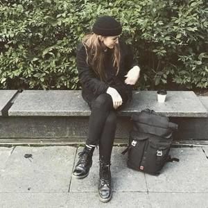 Meet your Posher, Laurence